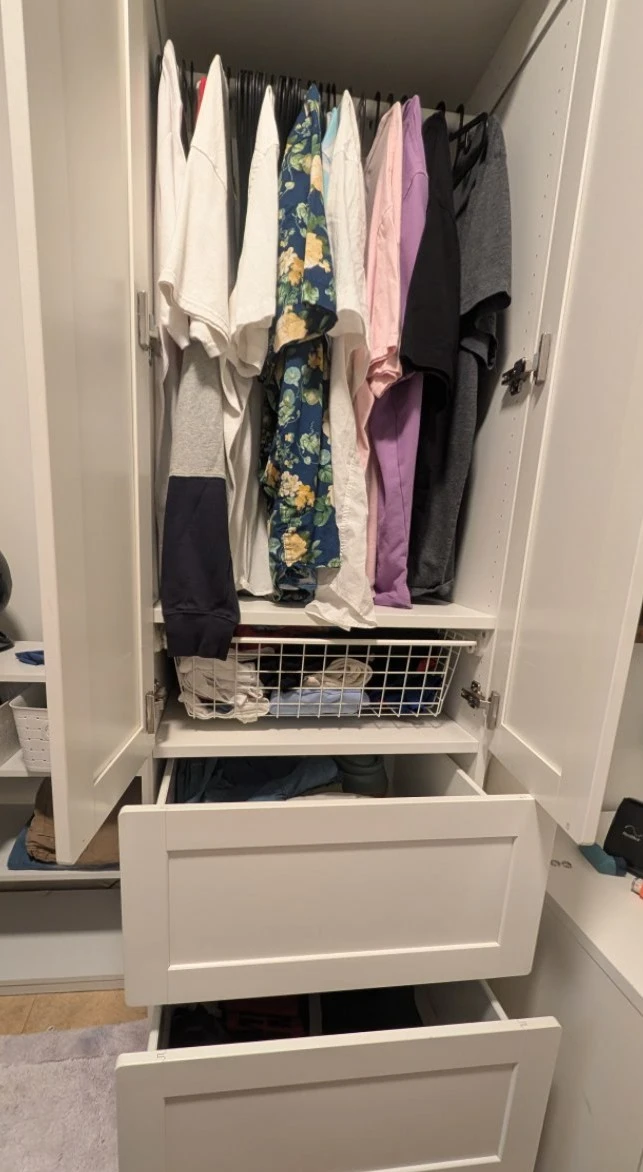 White Two-Door Wardrobe with Drawers - photo 2
