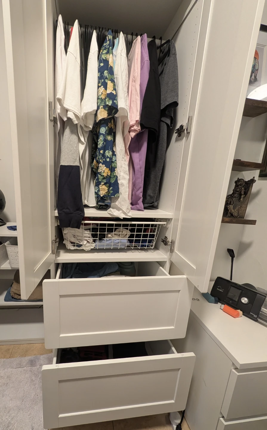 White Two-Door Wardrobe with Drawers - photo 3