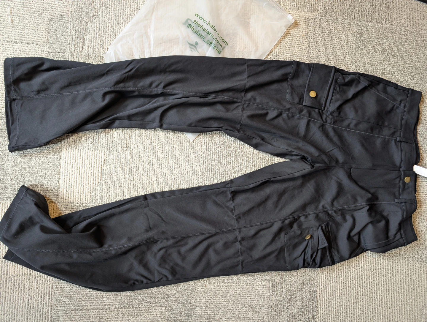 Halara Black Mid Rise Cargo Pants XL - photo 3