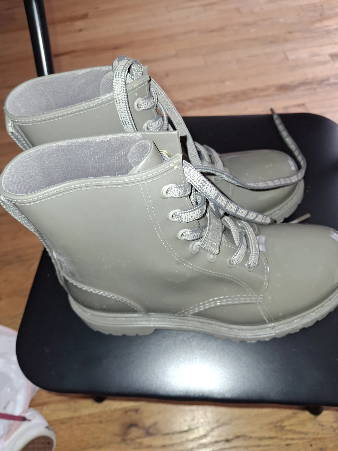 DKNY Gray Rubber Lace-Up Ankle Boots - photo 3