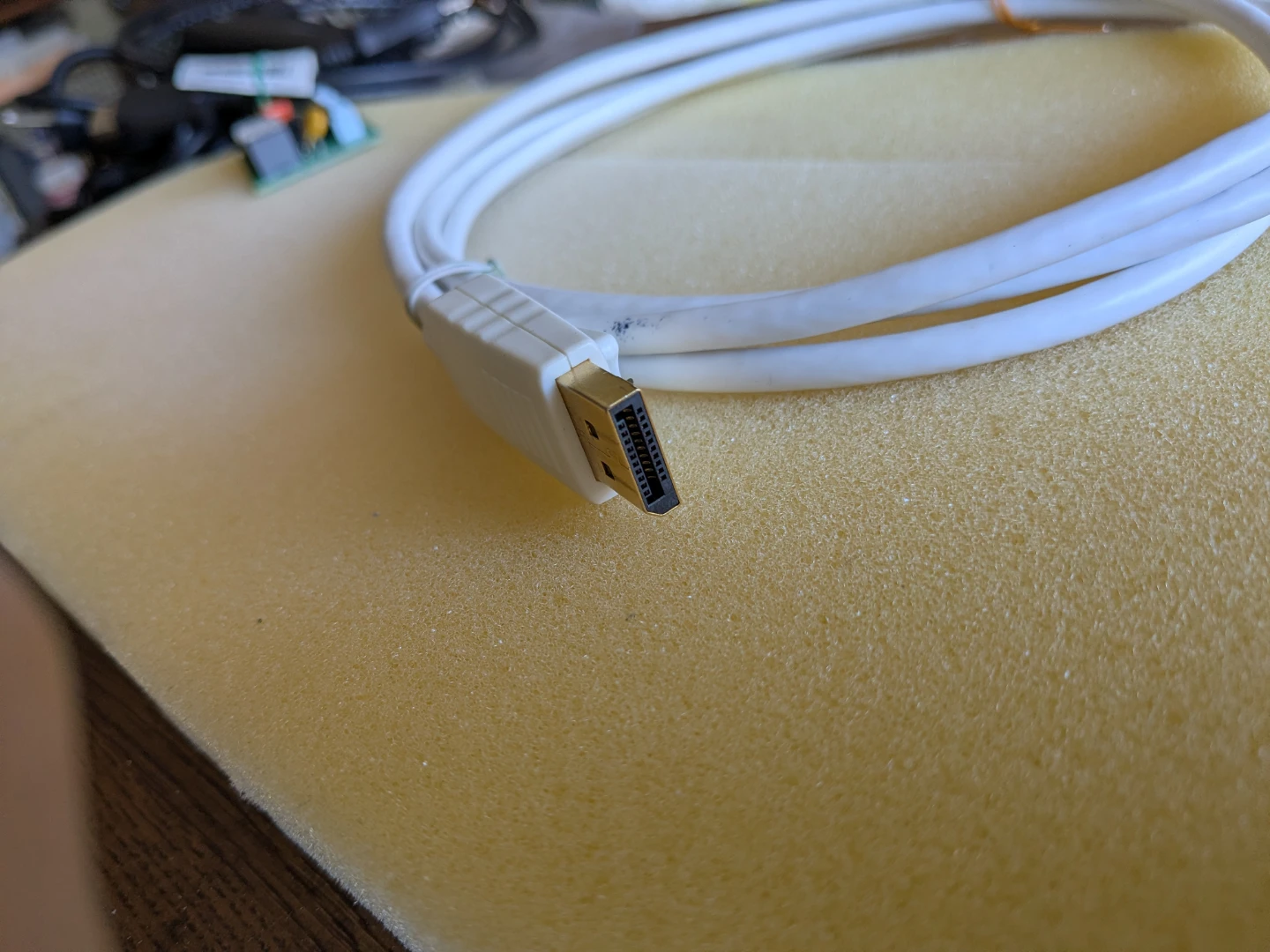 DisplayPort to Mini DisplayPort Cable - photo 4