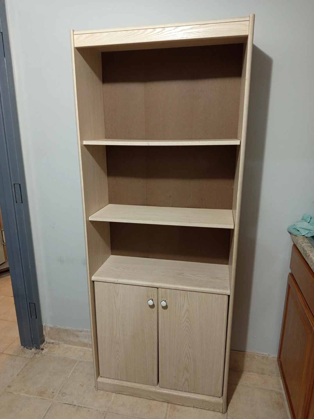 Light Wood Bookcase with Cabinet