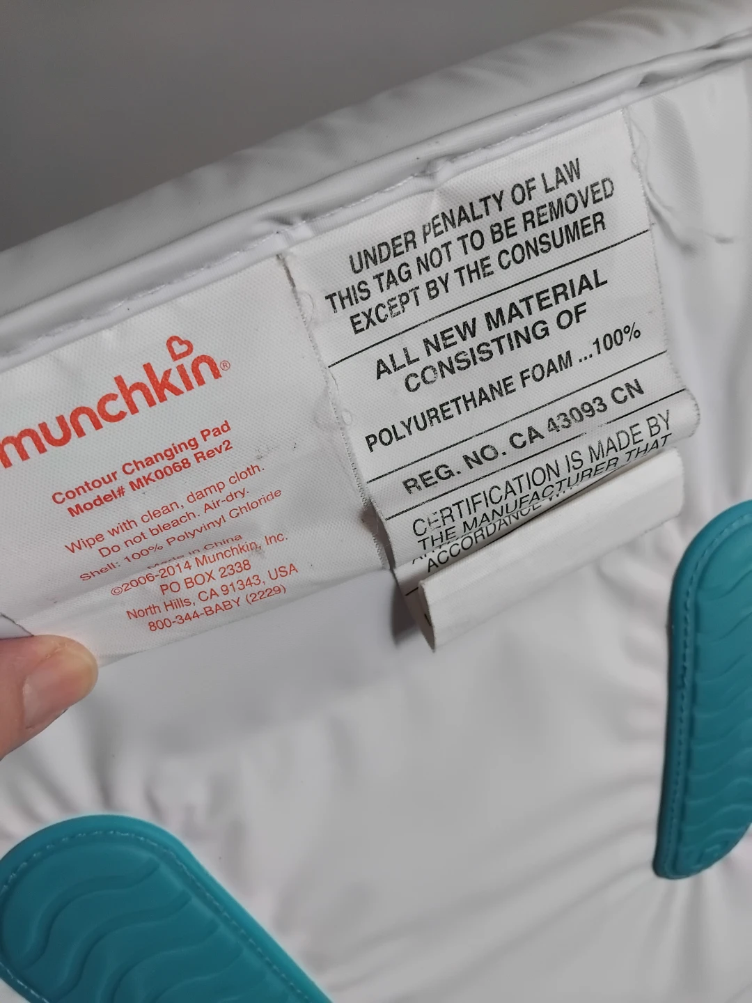 Waterproof baby changing pad - photo 4