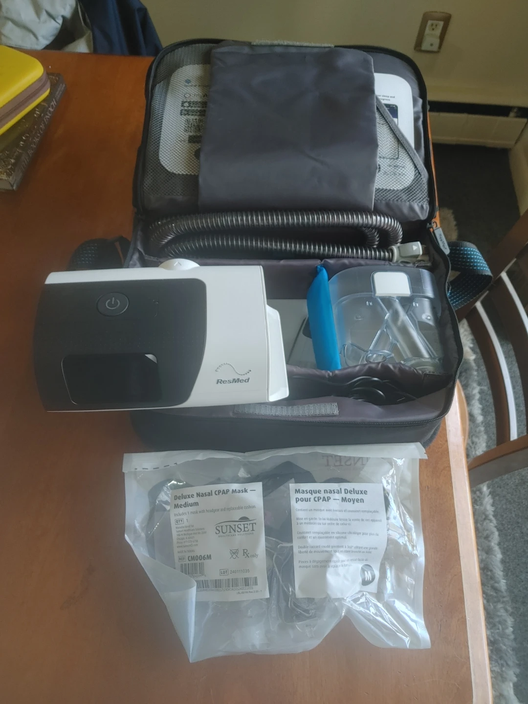 AIRSENSE 11 AirMini CPAP Machine with Mask and Travel Bag