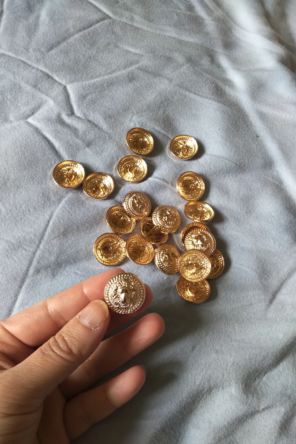 Free Buttons (18) - photo 2
