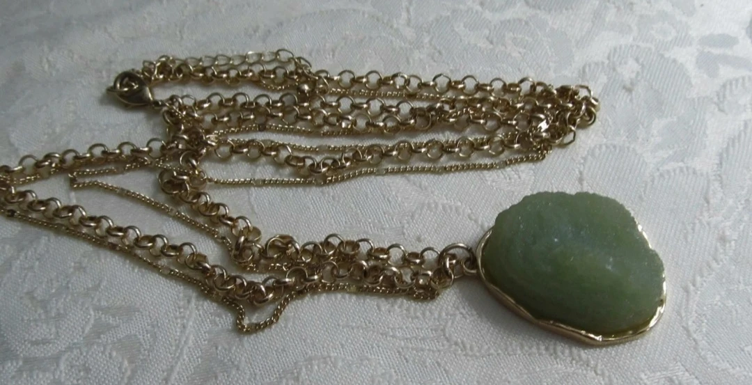 Gold Tone Necklace with Green Druzy Pendant - photo 3