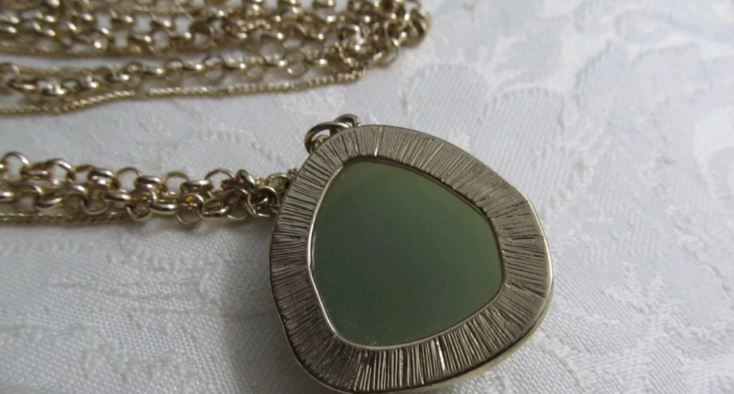 Gold Tone Necklace with Green Druzy Pendant - photo 4