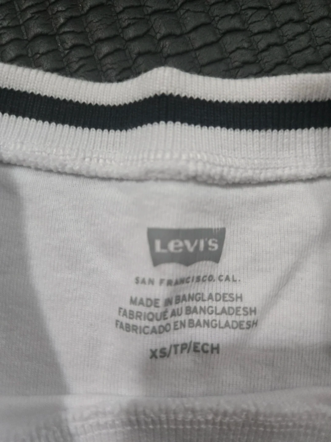 Levi's White T-Shirt with Black Trim - XS - photo 3