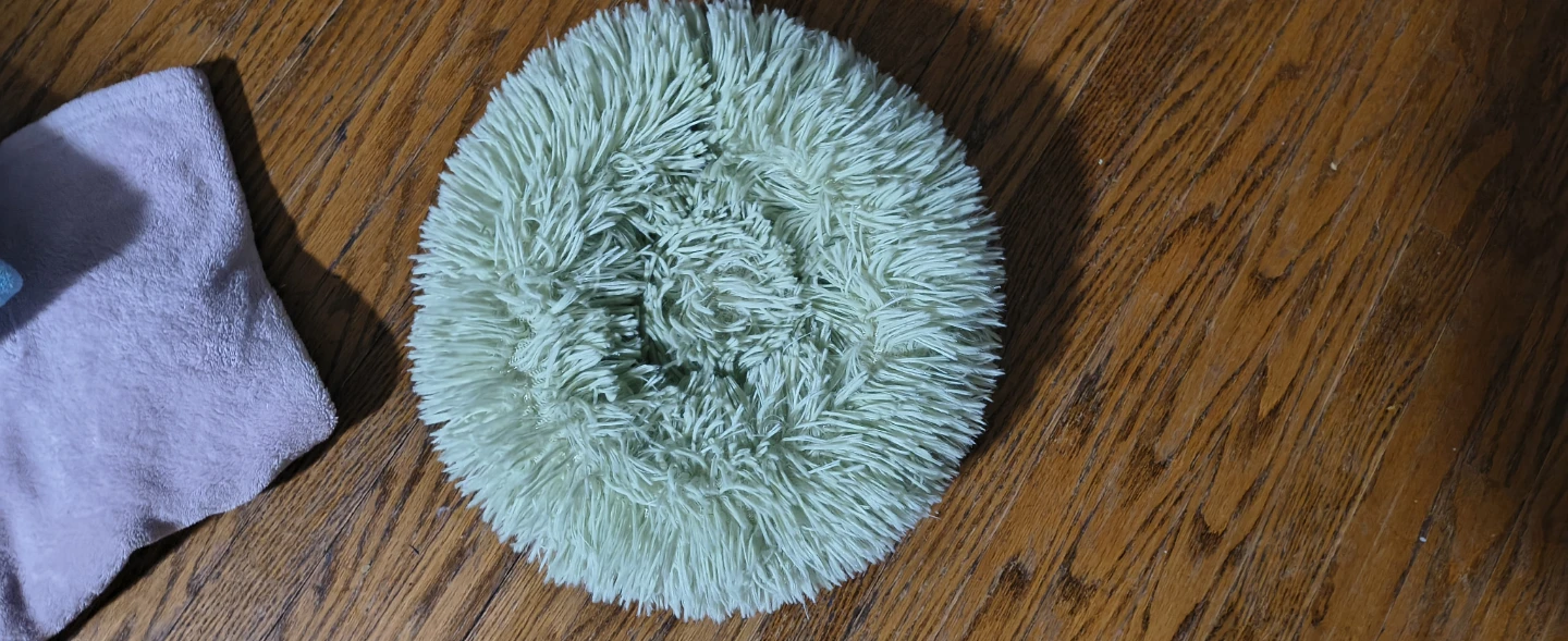 Bundle of Pet Blankets and Beds - photo 3