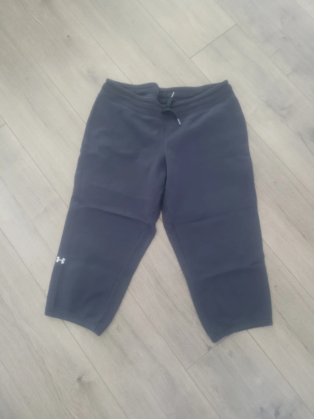 Under Armour Navy Capris Size Small