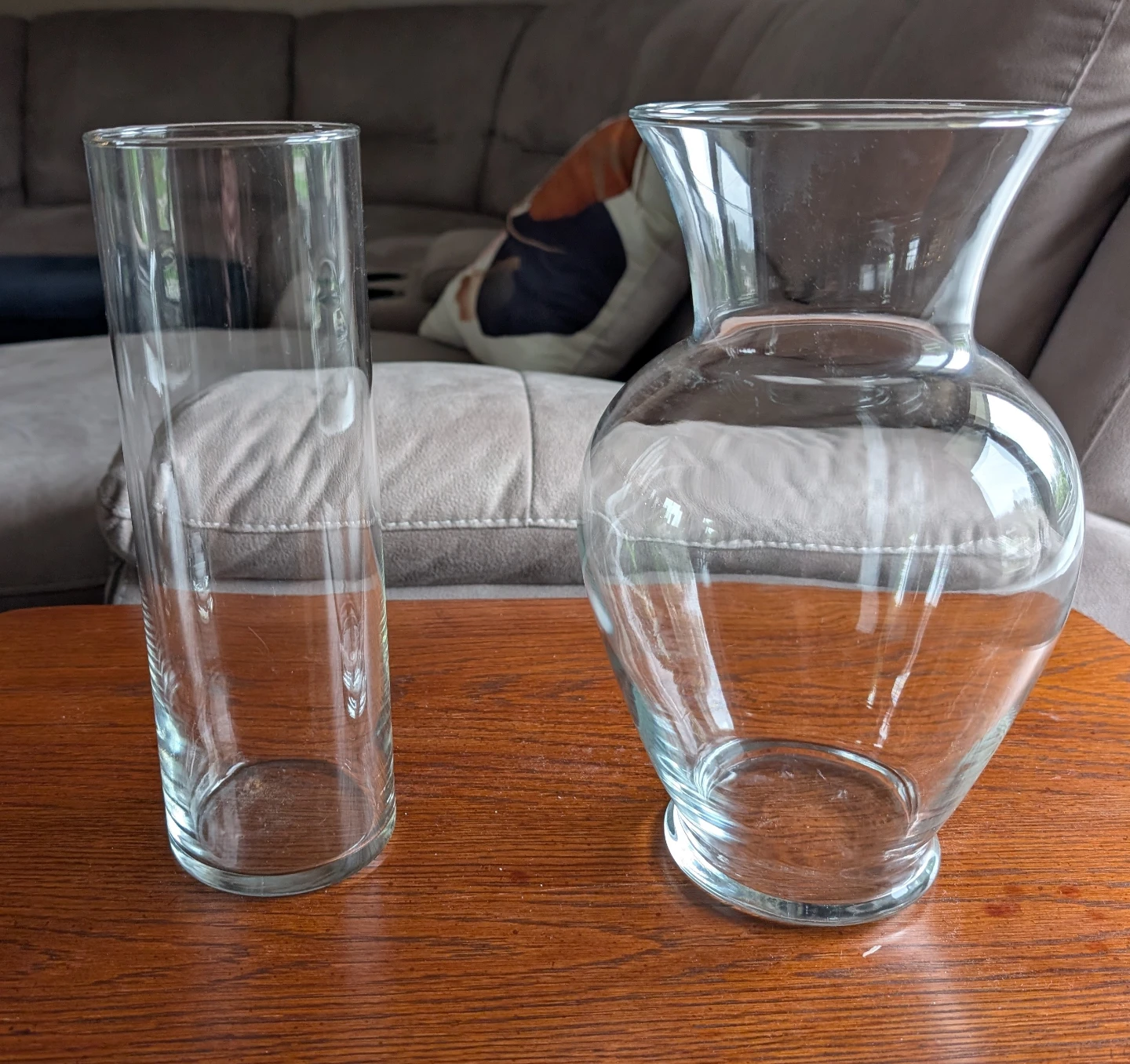 Set of 2 Clear Glass Vases.