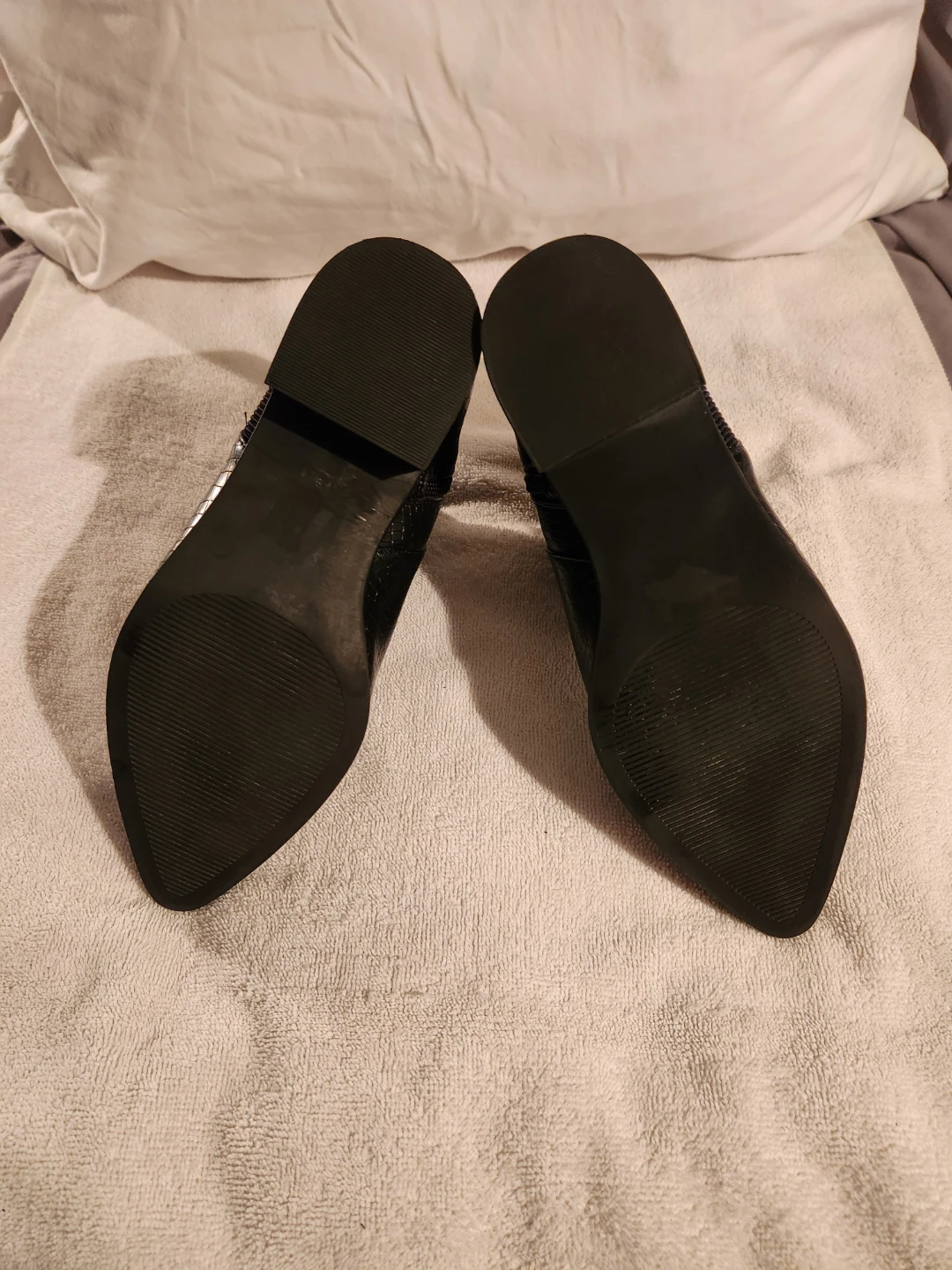 🌱 Black Croc Embossed Size 8 Ankle Boots - photo 4