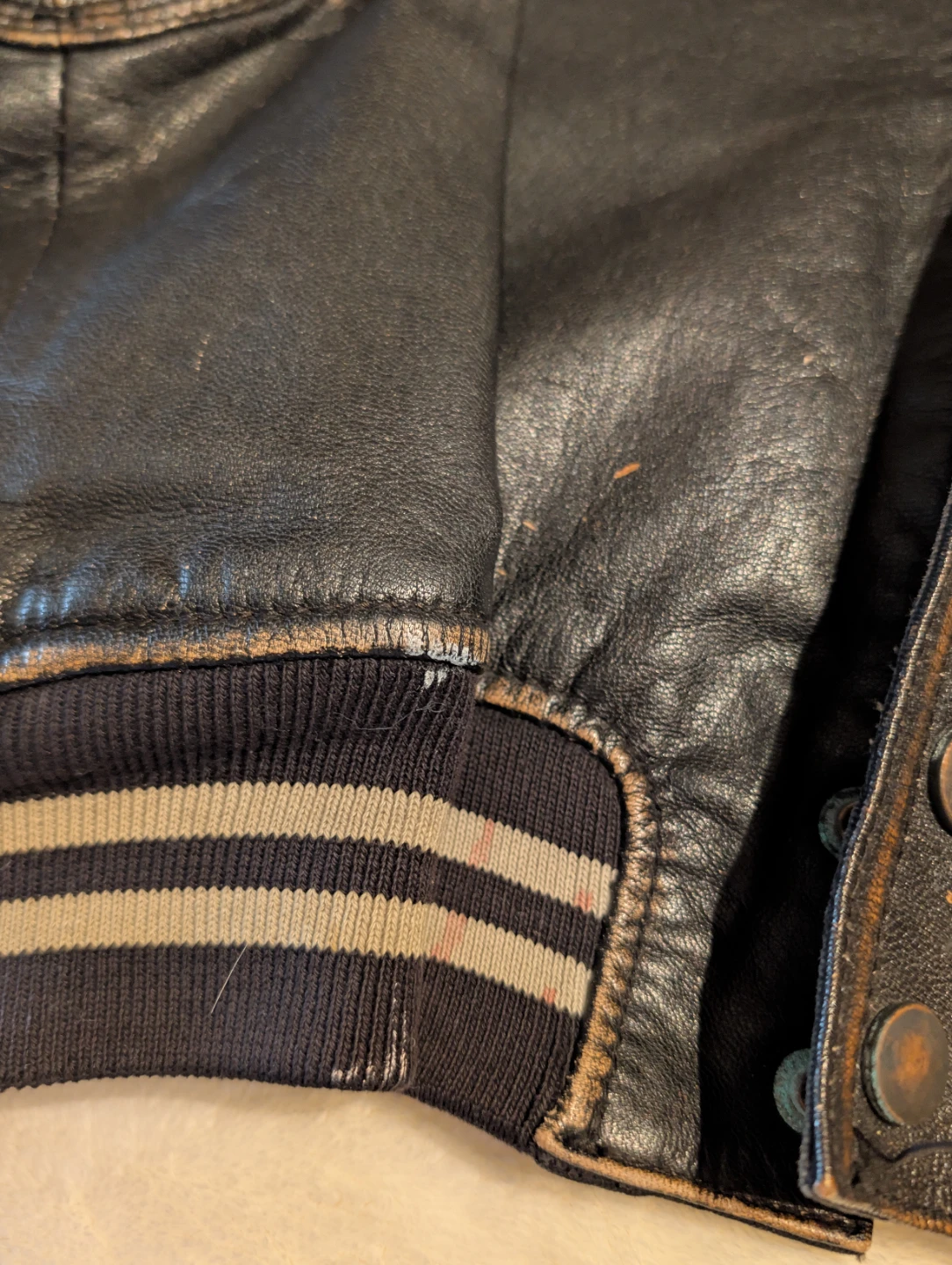Danier Leather Bomber Jacket - Size L - photo 2