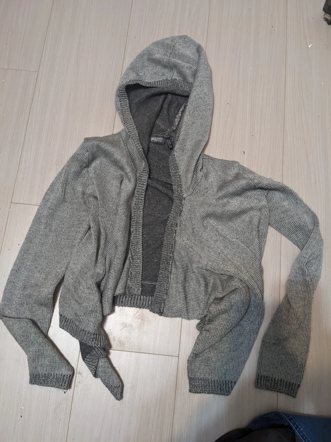 Medium Size Outfit including Jeans, Sweater & Top! - photo 2