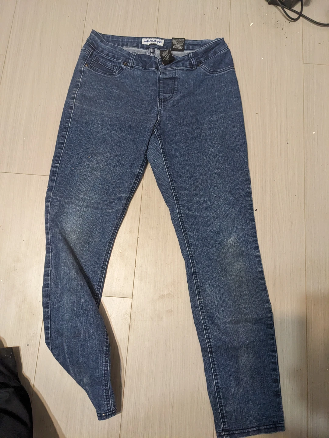Medium Size Outfit including Jeans, Sweater & Top! - photo 4