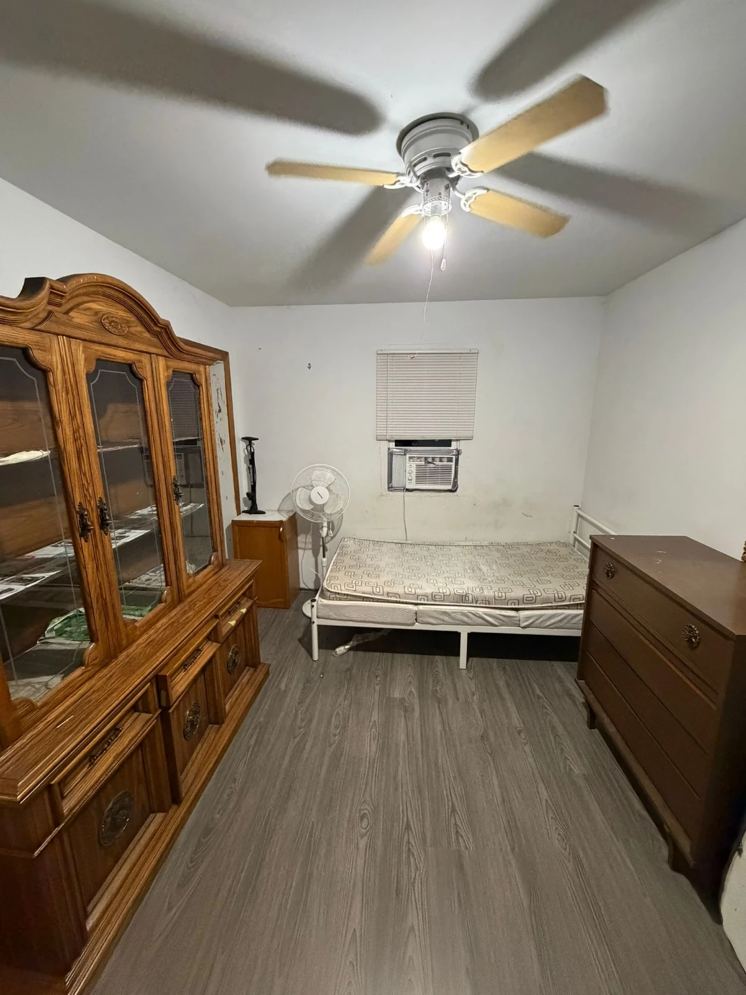 ROOM RENTAL IN WINDSOR