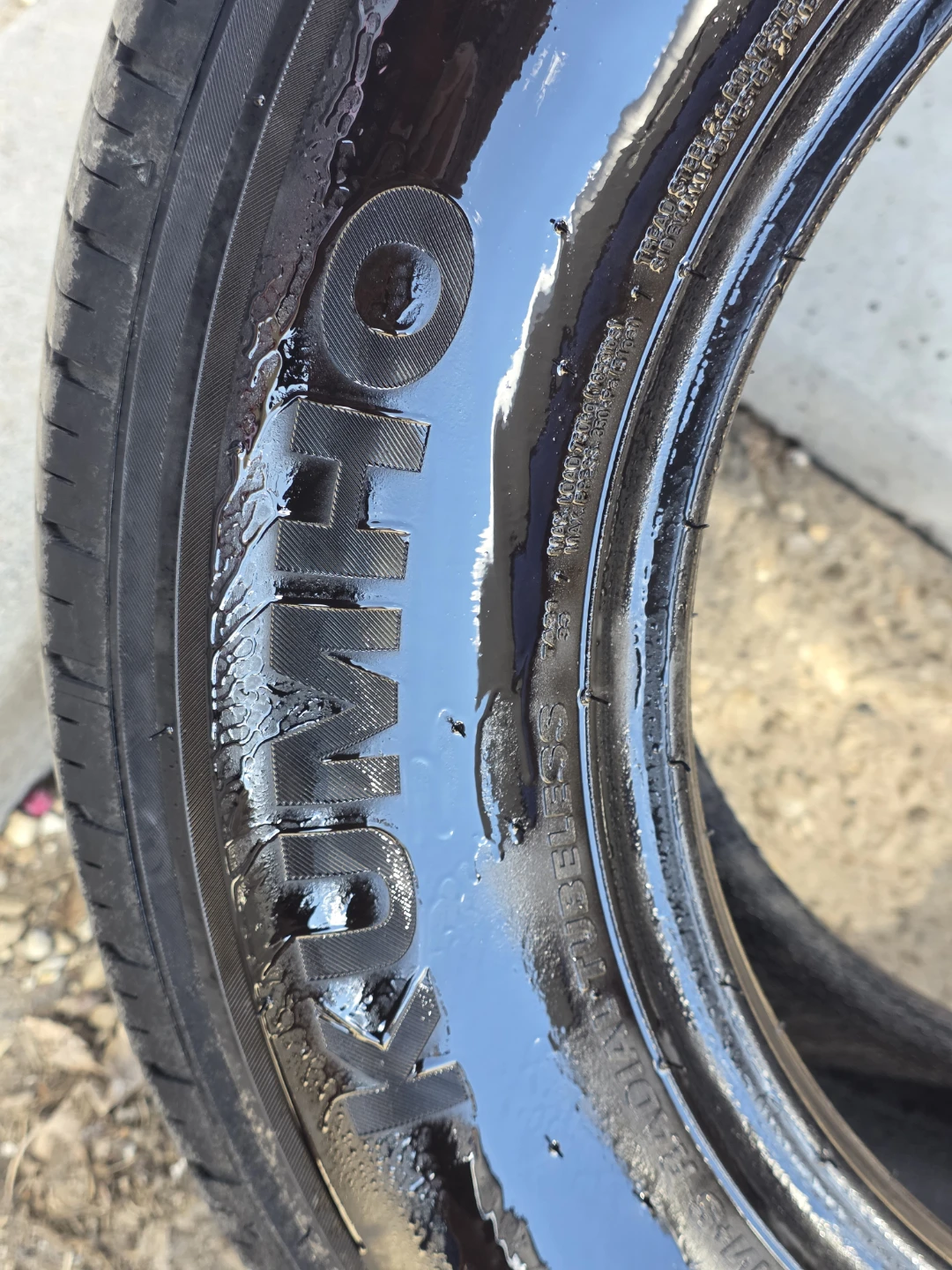 Kumho Solus TA11 Tire 215/65R16 98H