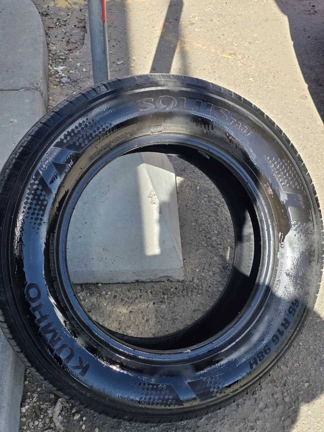 Kumho Solus TA11 Tire 215/65R16 98H - photo 2