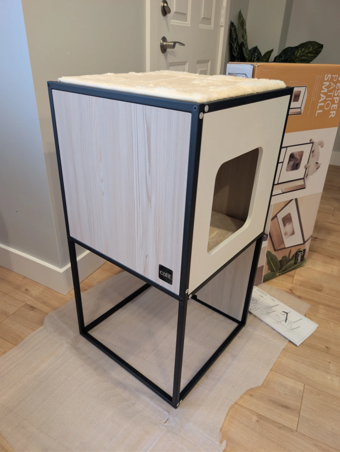 Brand new Catit Vesper Patio Small 3-Level Designer Cat Tree - photo 5