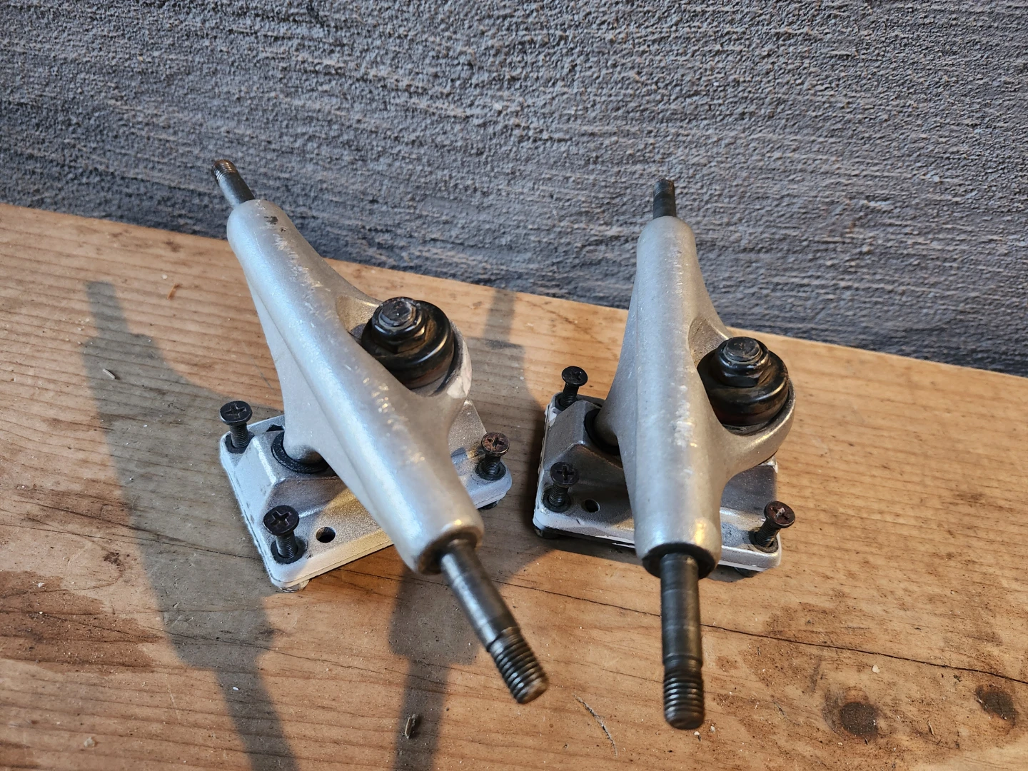 Pair of Silver Skateboard Trucks - photo 2
