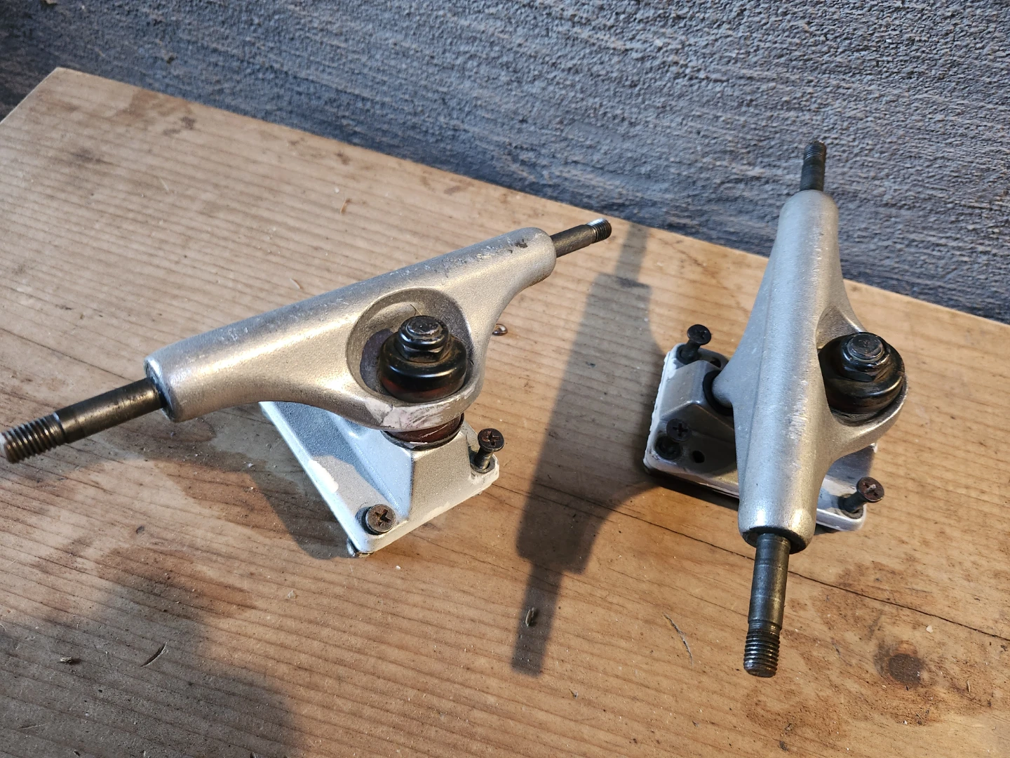 Pair of Silver Skateboard Trucks - photo 3