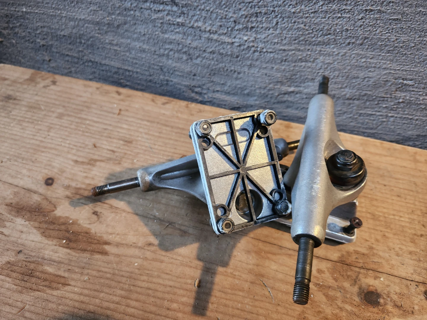 Pair of Silver Skateboard Trucks - photo 4