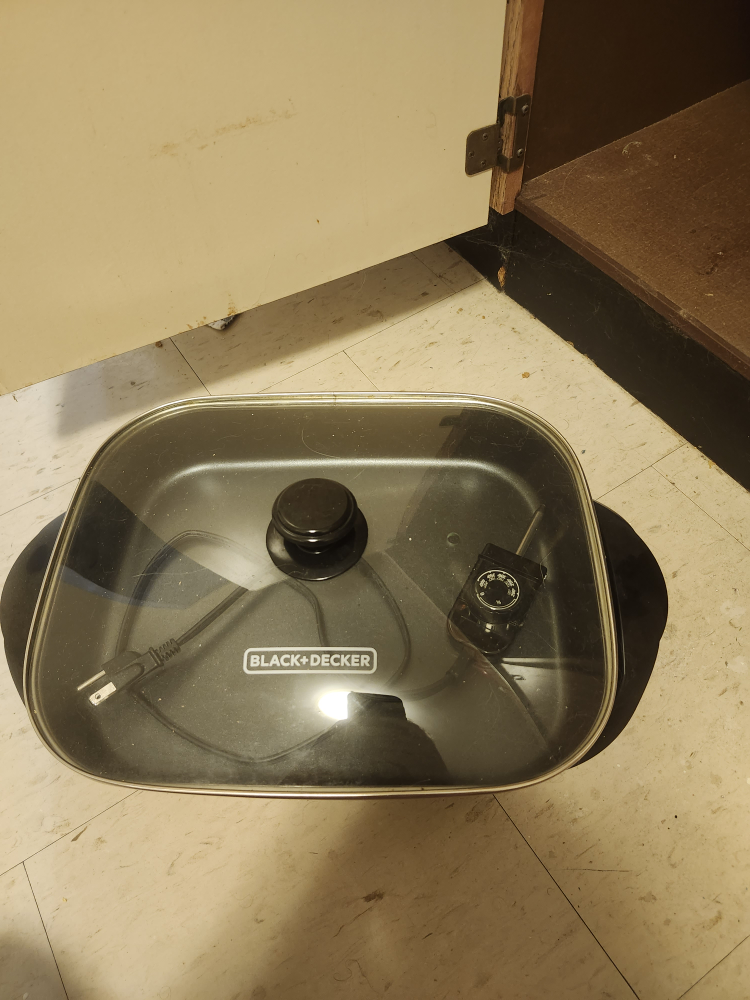 Black+Decker Electric Skillet with Glass Lid
