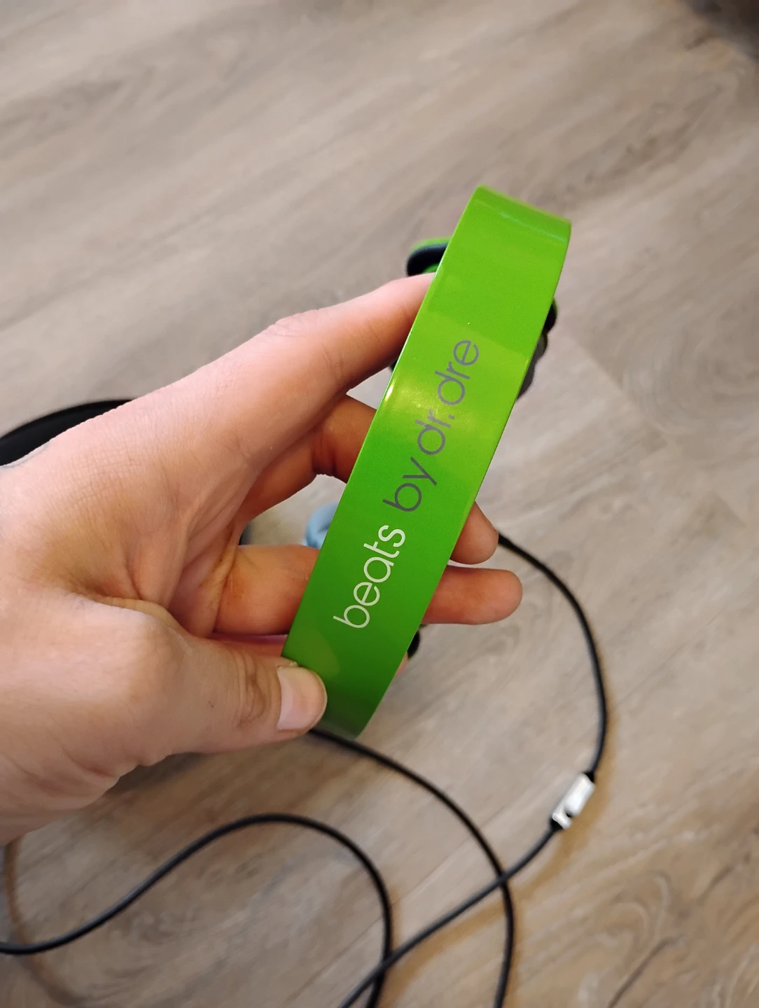 Beats by Dr. Dre Solo HD on-ear wired headphones in green - photo 2