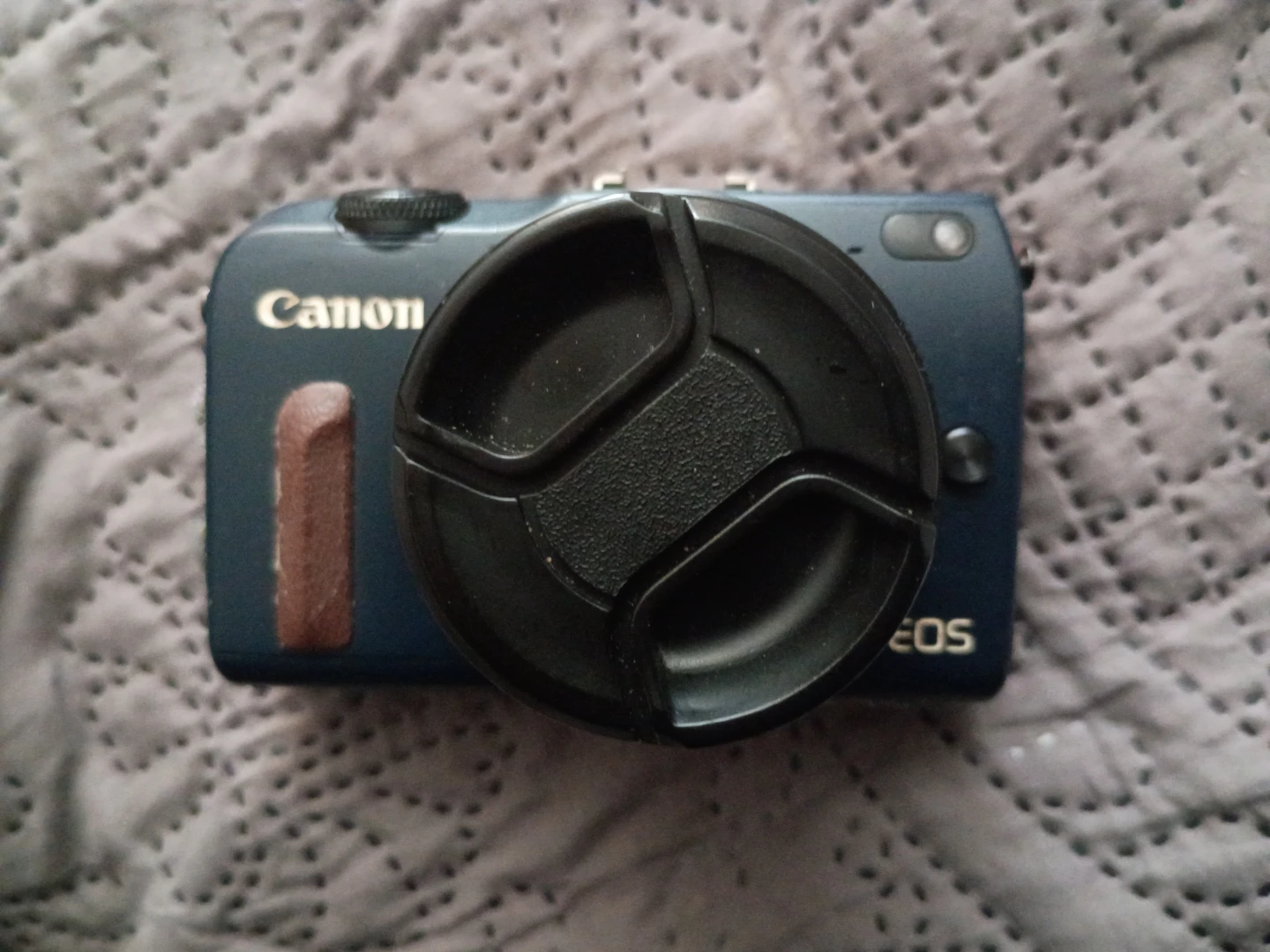 Canon EOS M2 Digital Camera with Neewer 25mm f/1.8 Lens