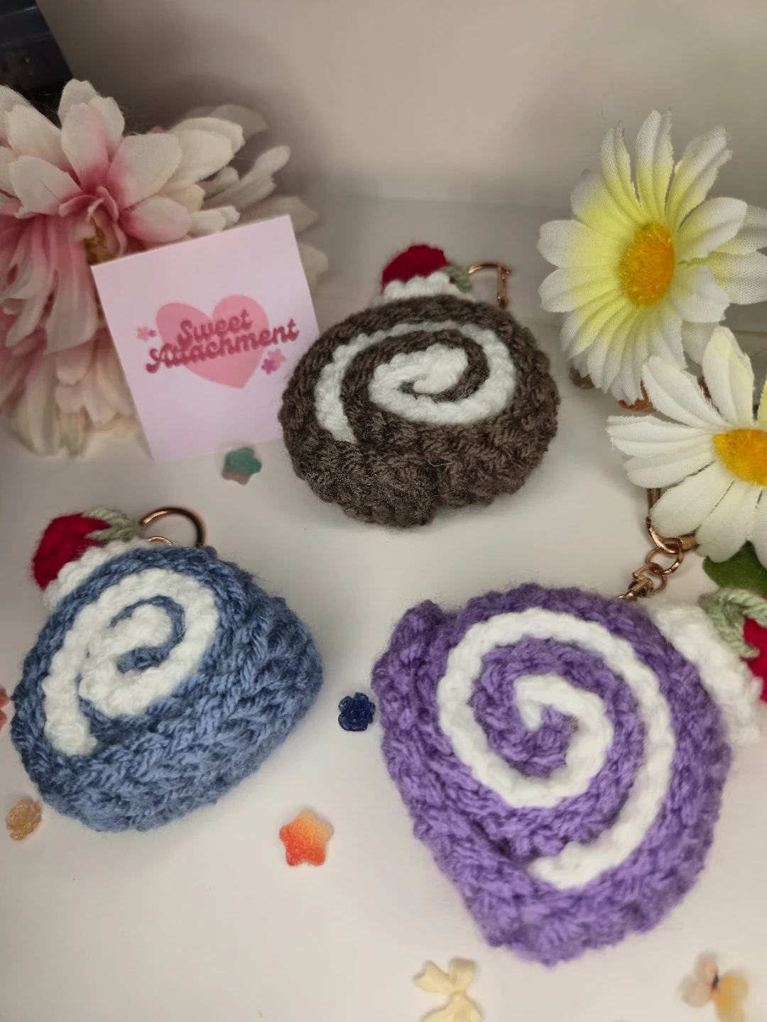Keychain (crochet cake roll) - photo 4