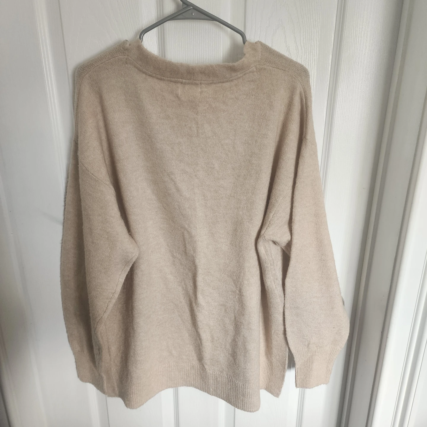 H&M Women Beige V-Neck Sweater Size M - photo 2