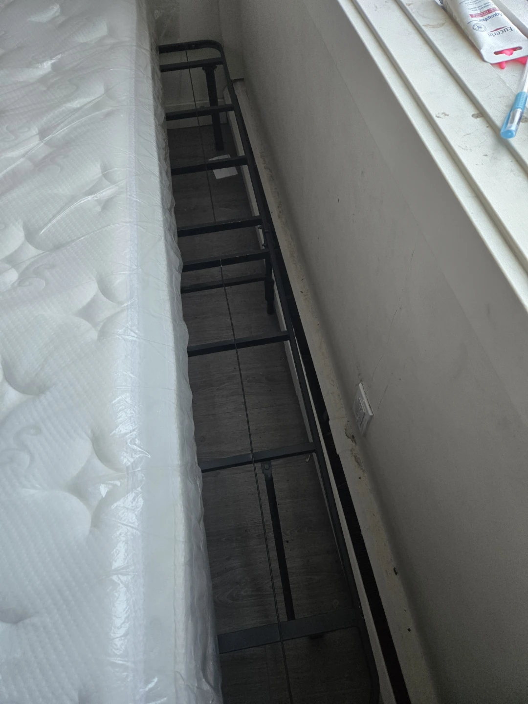 White Queen Size Mattress and Iron Frame - photo 2
