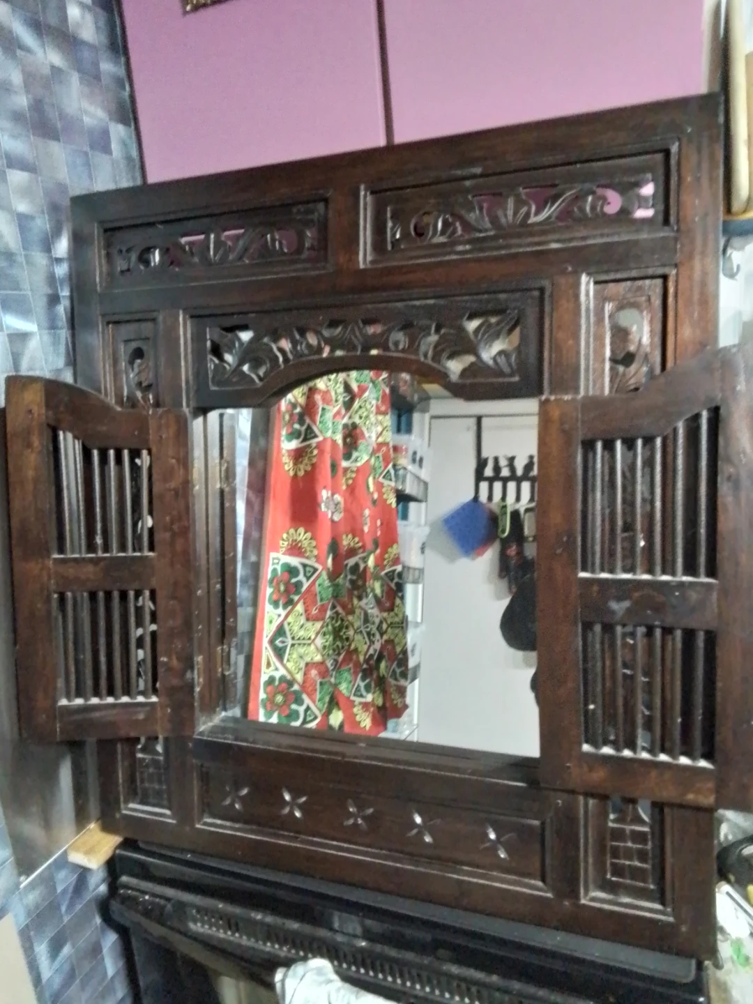 Hand-Carved Solid Wood Mirror with Shutter Doors | Antique - photo 2