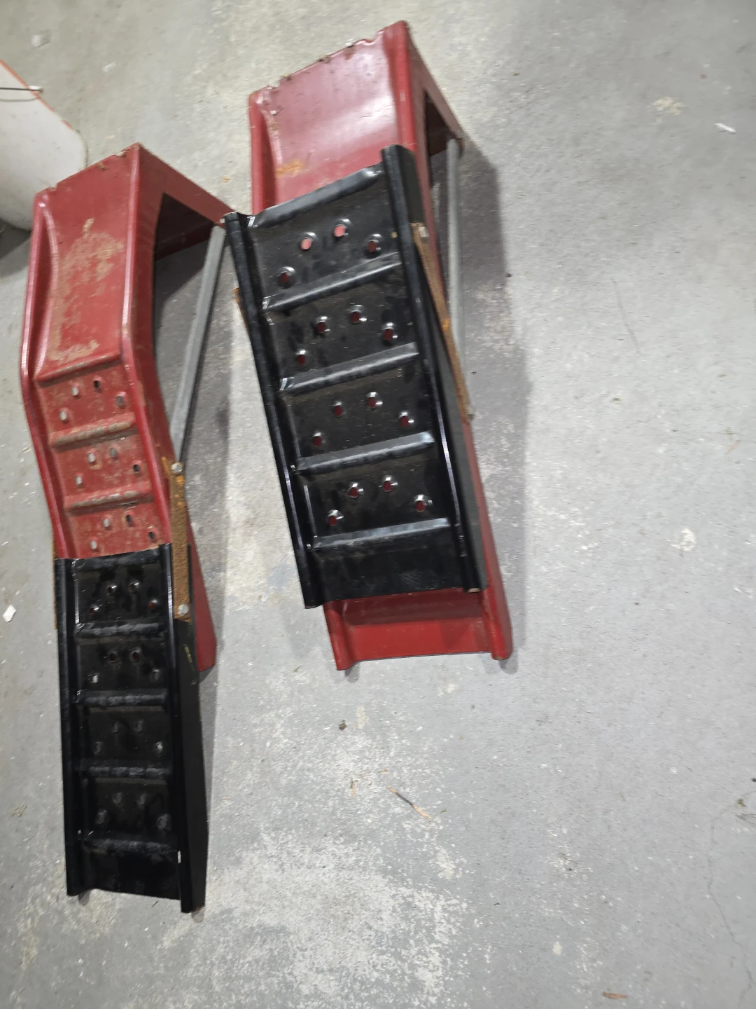 Pair of Red Car Ramps with black extentions - photo 2