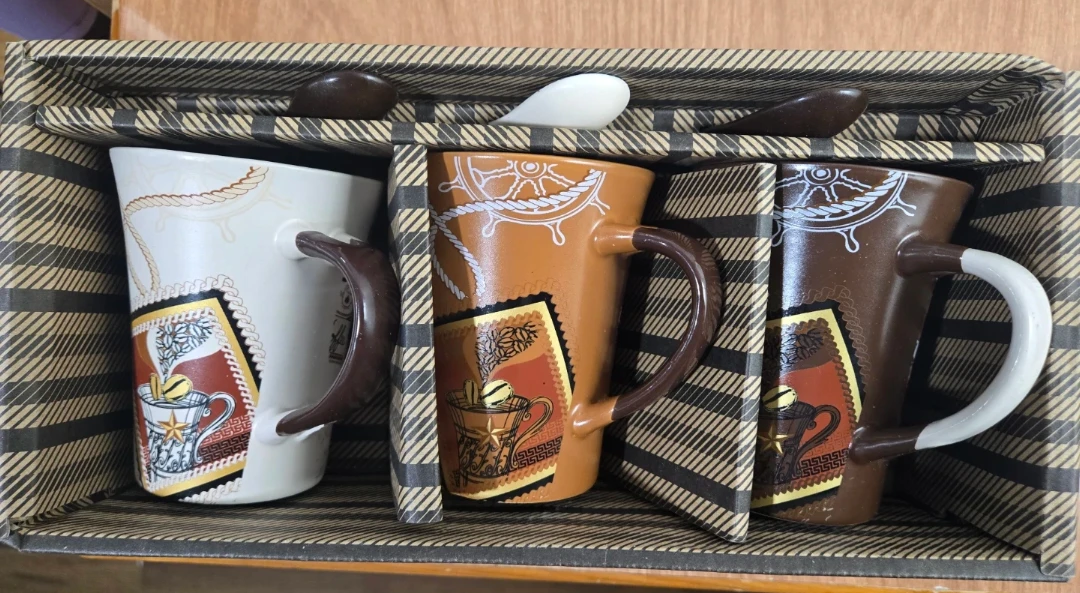 Set of 3 Coffee Mugs with Spoons