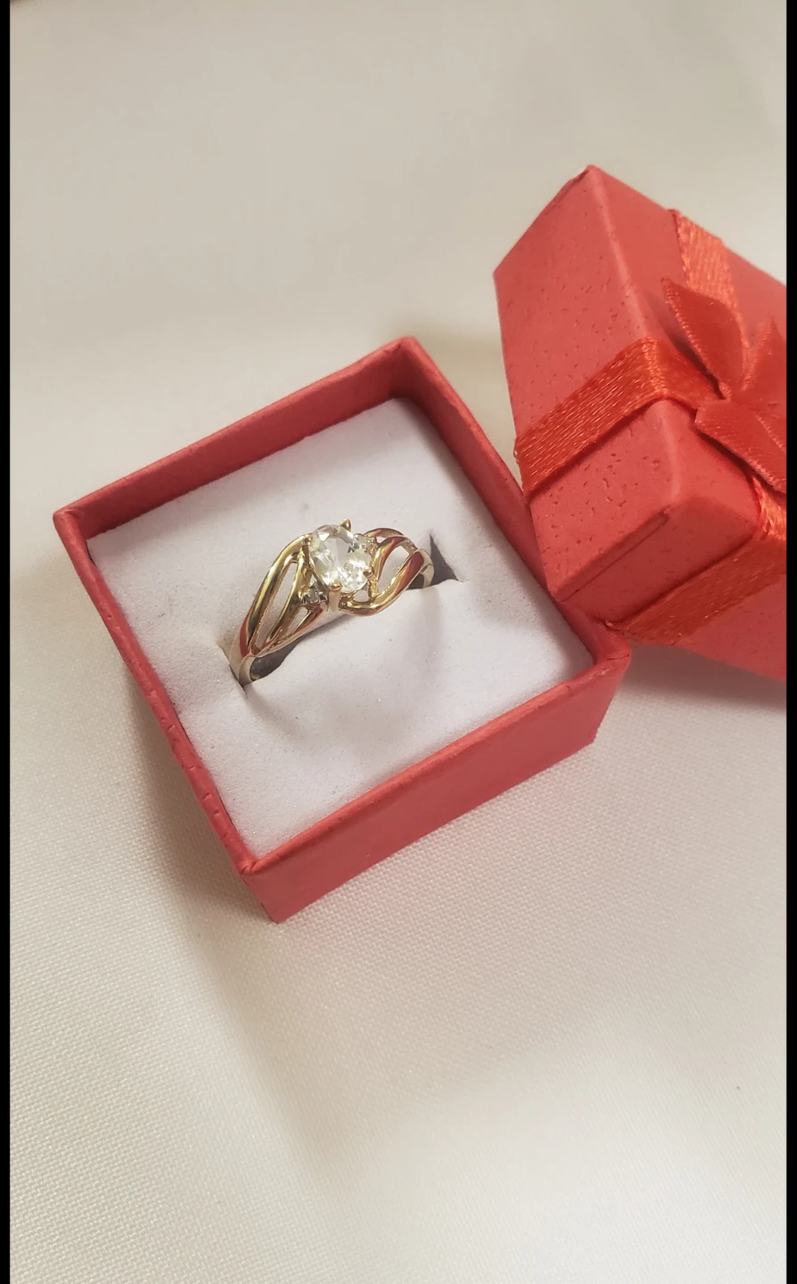 Like New Women's Elegant10K Real Gold  Ring With White Sapphire - photo 2