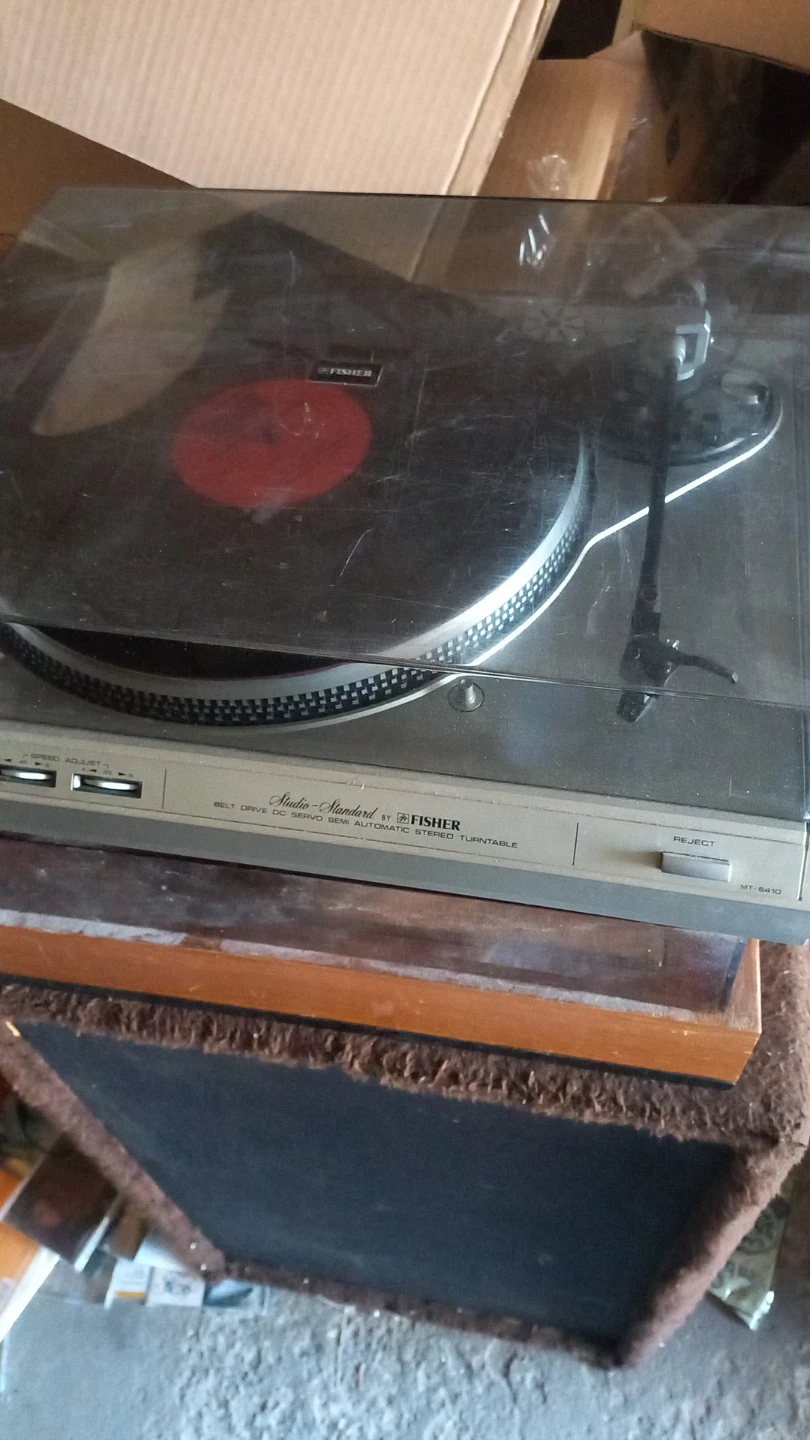 Fisher Studio-Standard MT-8410 Belt Drive Turntable