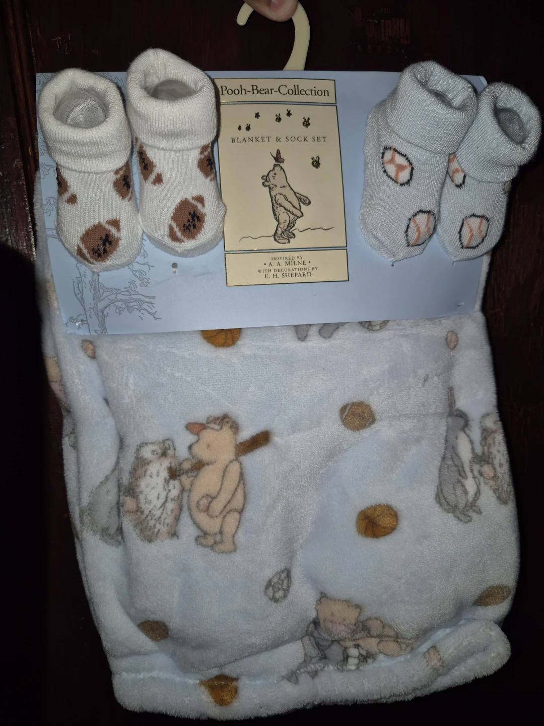 Winnie the Pooh Blanket & Sock Set