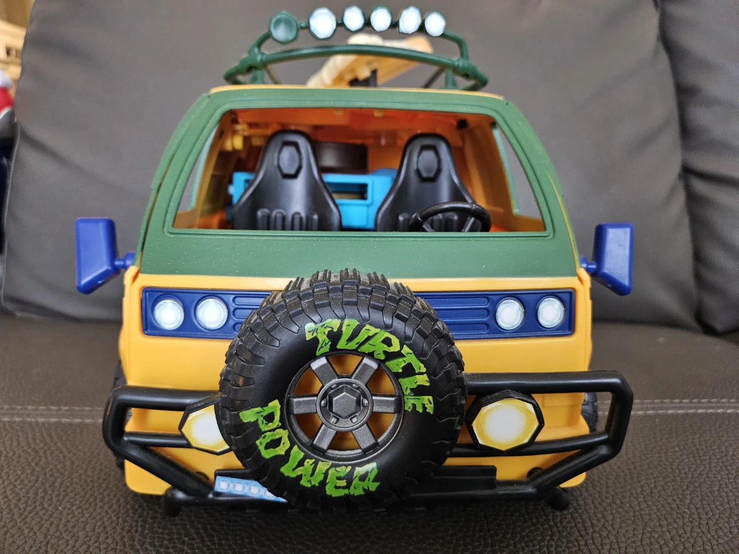 Teenage Mutant Ninja Turtles Party Wagon and Figures