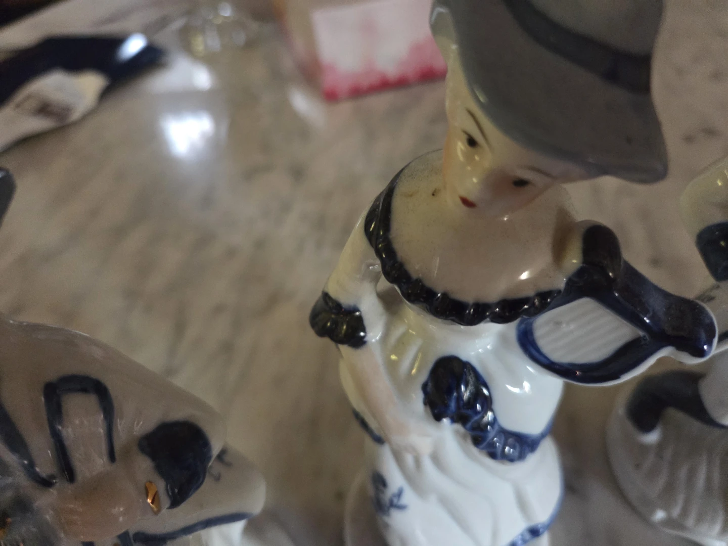 Set of 3 Porcelain Figurines - photo 3