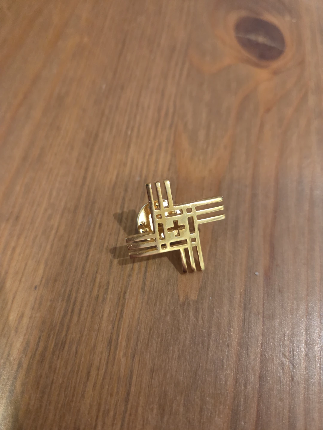 Gold Tone St Brigids Cross Pin