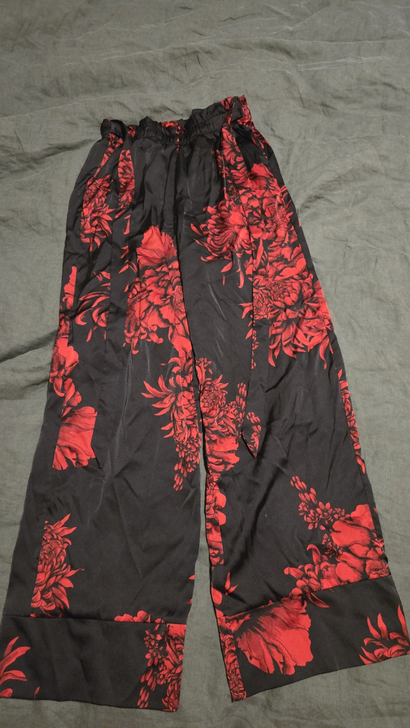 Faux Silk Black Red Floral Wide Leg Pants XS/TP