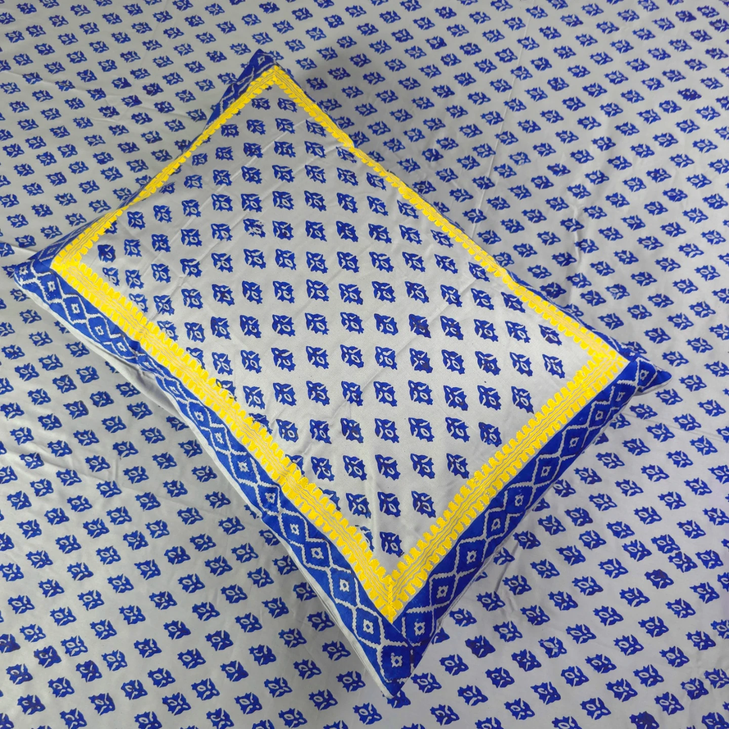 Block printed BedSheet Set with Pillowcases - photo 2