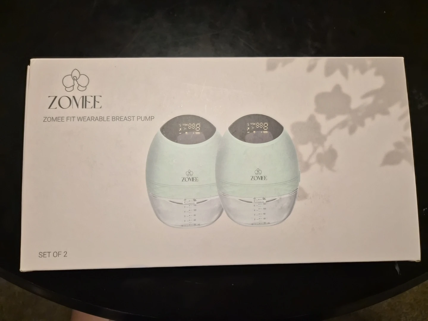 Zomée Fit Wearable Breast Pump Set with 120ct Milk Bags - photo 2