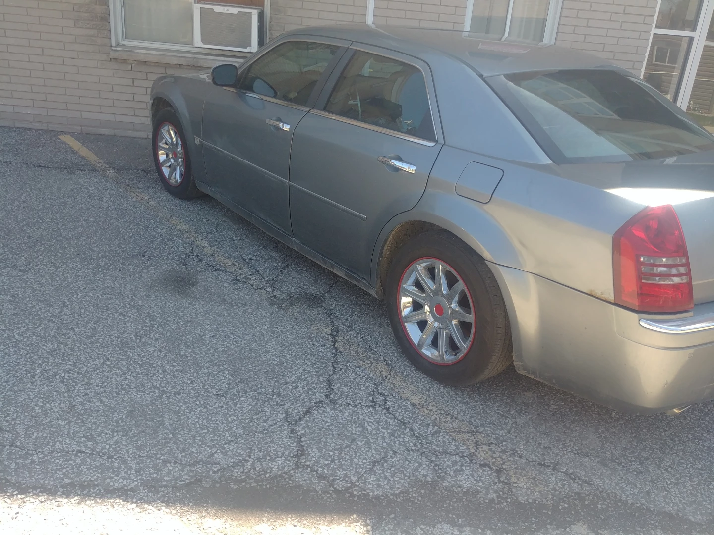 Chrysler 300 Sedan 2007 Hemi - photo 2