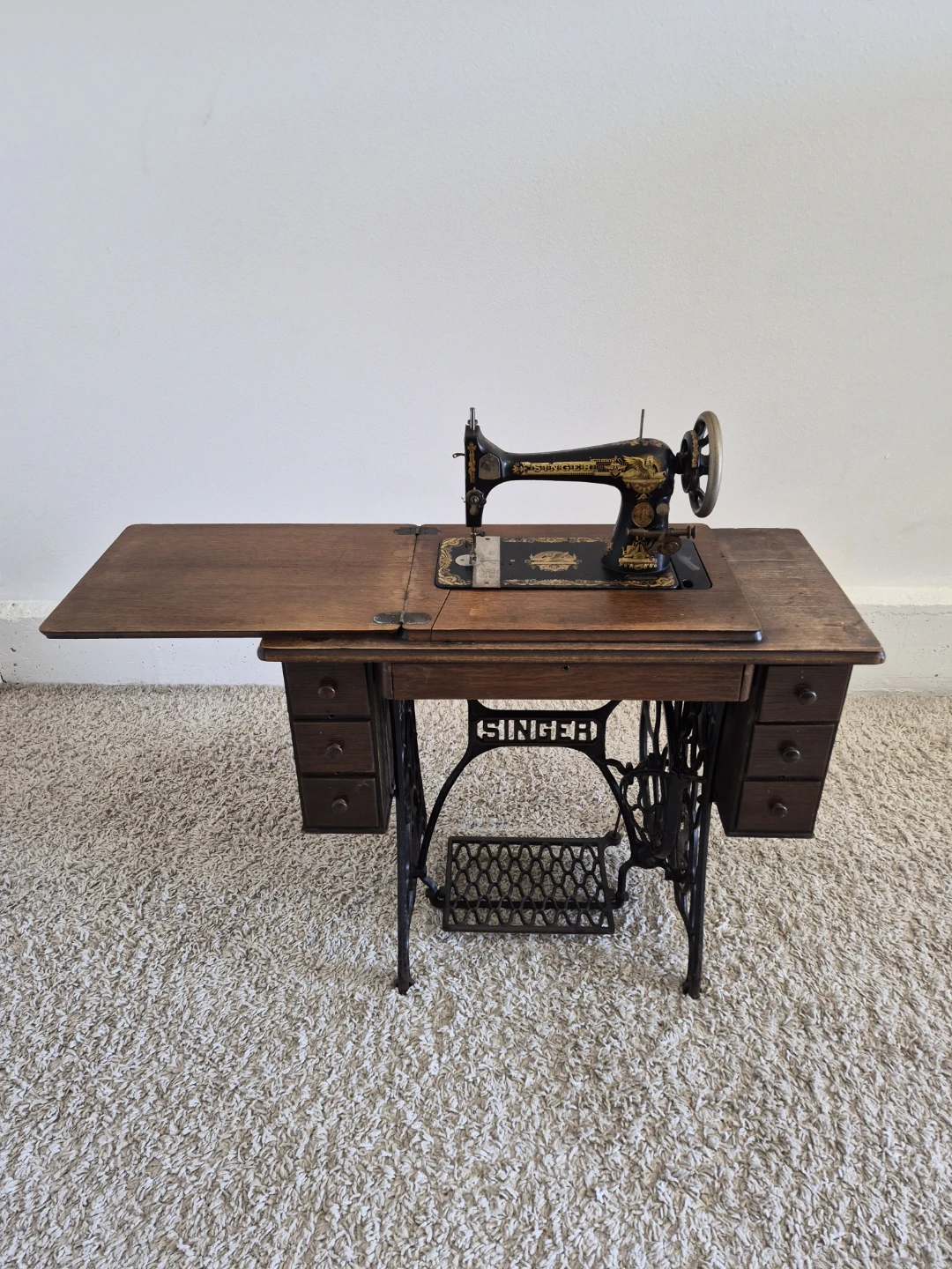 Singer Treadle Vintage Antique Collectible Sewing Machine - photo 4