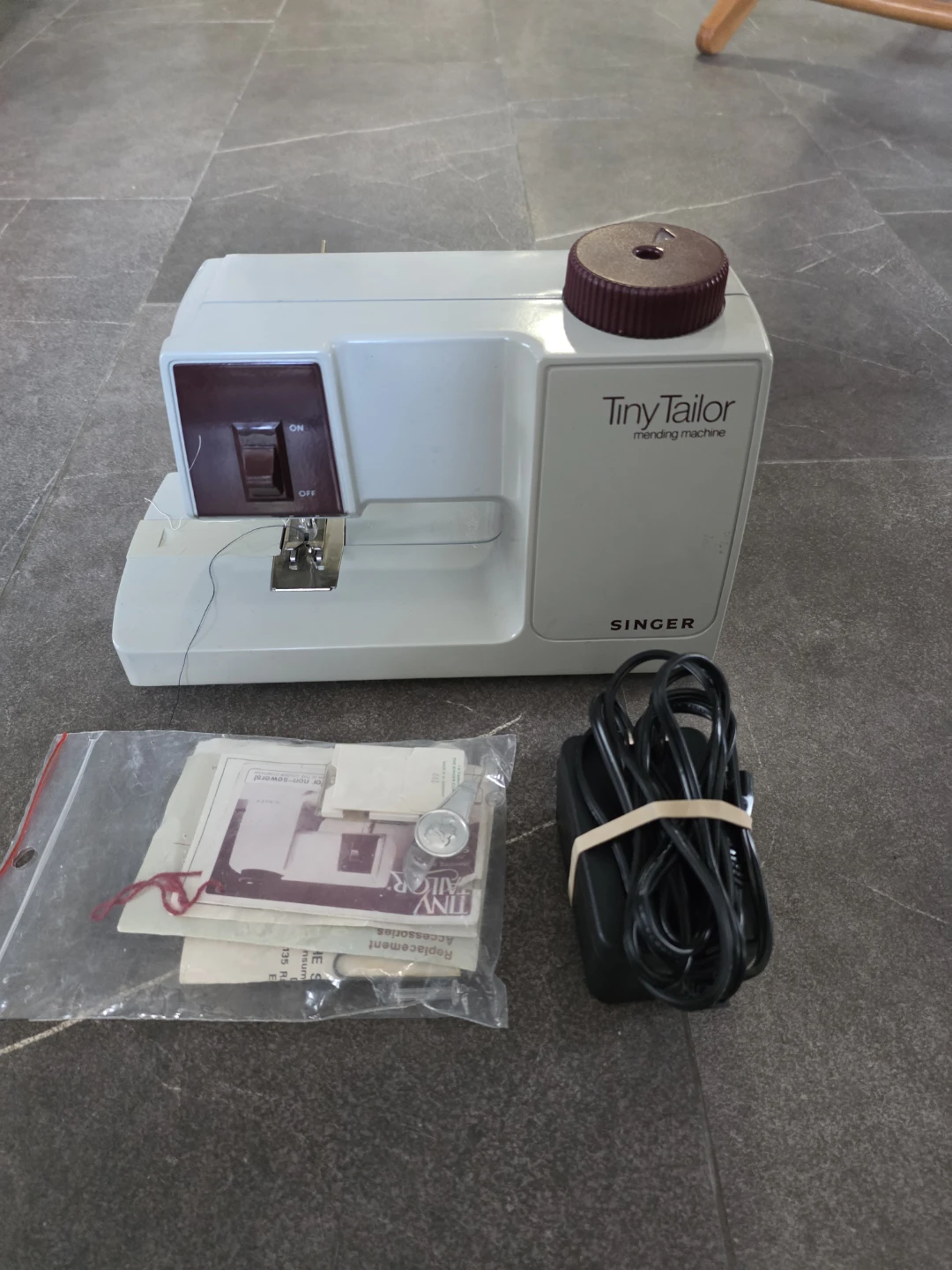 Singer Tiny Tailor Mending Machine