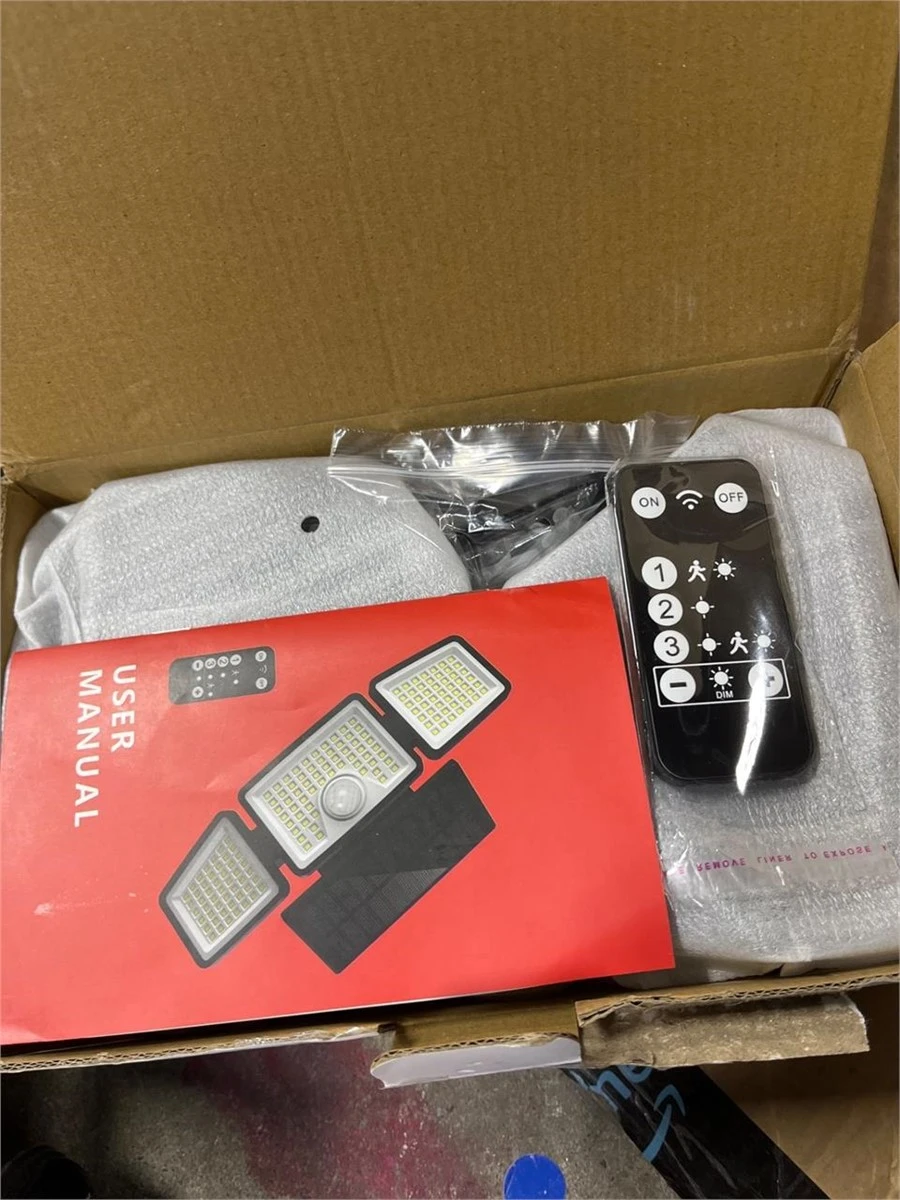 Brand New>>2 pcs set Super Bright Solar Motion Light with Remote - photo 5