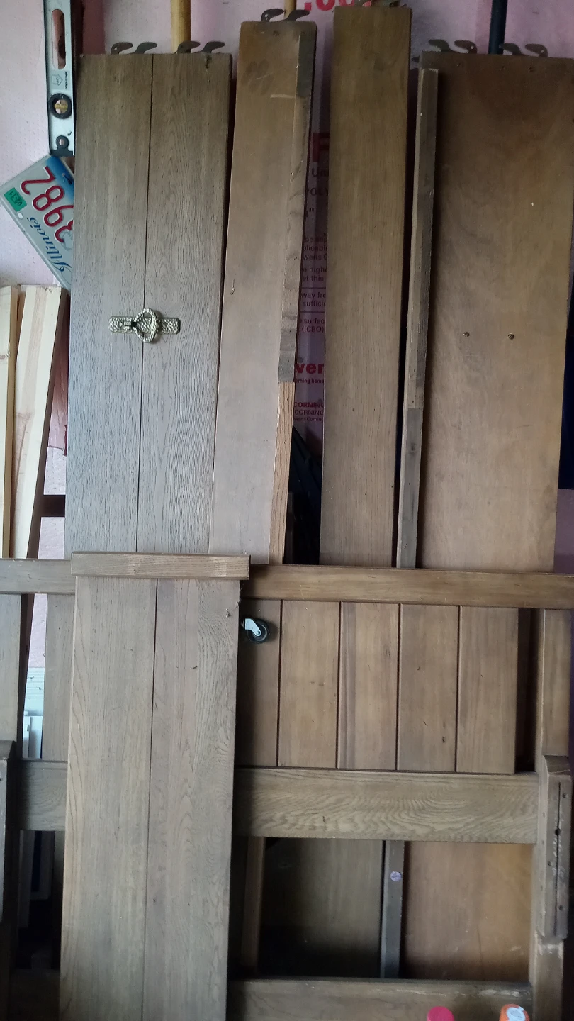 Thomasville Vintage Tdundle Bed and Desk - photo 2