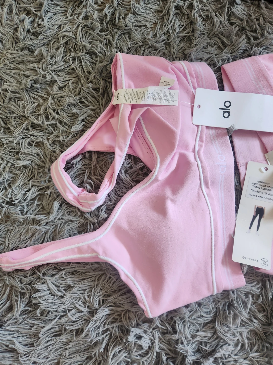 Alo Yoga Pink Ribbed Bra and Leggings Set - photo 4